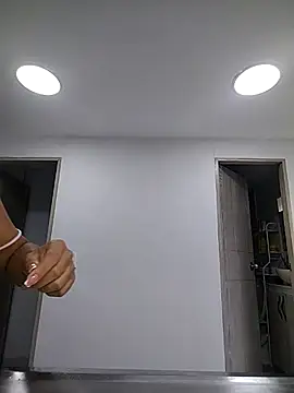 Snapshot of Eimy-04 chatting on 02.14.26 Eimy-04 online show from 02.14.26