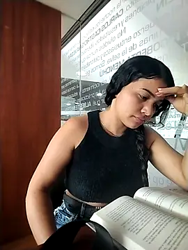 Snapshot of Eimy-04 chatting on 02.17.26 Eimy-04 online show from 02.17.26