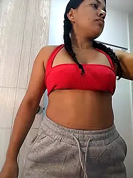 Snapshot of Eimy-04 chatting on 02.18.26 Eimy-04 online show from 02.18.26