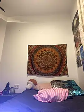 Snapshot of Abril_thompson98 chatting on 10.22.25 Abril thompson98 online show from 10.22.25