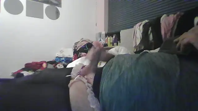 Snapshot of JasperGeil chatting on 05.14.26 JasperGeil online show from 05.14.26