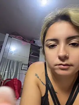 Snapshot of sophiemonroevip chatting on 04.22.26 sophiemonroevip online show from 04.22.26