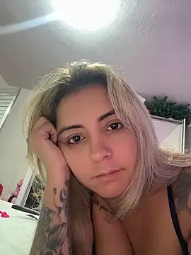 Snapshot of sophiemonroevip chatting on 05.19.26 sophiemonroevip online show from 05.19.26