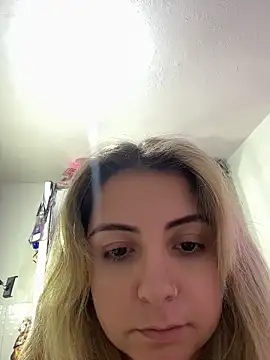 Snapshot of sophiemonroevip chatting on 05.25.26 sophiemonroevip online show from 05.25.26