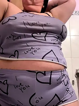 Snapshot of valen1891 chatting on 09.24.25 valen1891 online show from 09.24.25