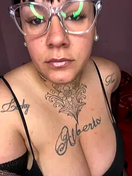 Snapshot of valen1891 chatting on 10.31.25 valen1891 online show from 10.31.25