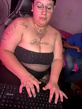 Snapshot of valen1891 chatting on 12.16.25 valen1891 online show from 12.16.25