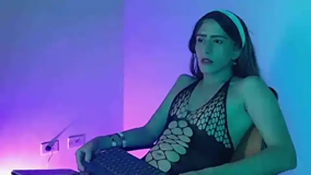 everly monroe online show from 10.22.25