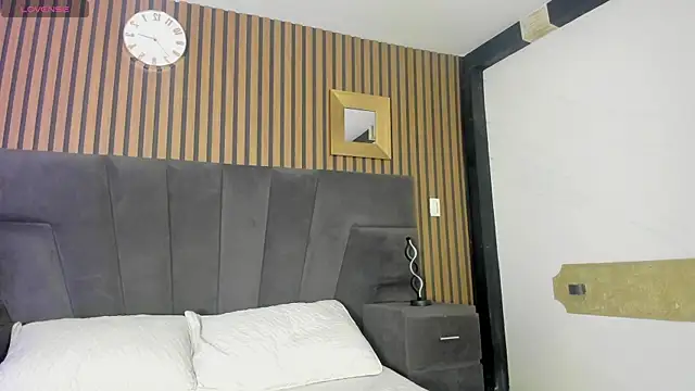 Snapshot of CleoWhite chatting on 09.19.25 CleoWhite online show from 09.19.25