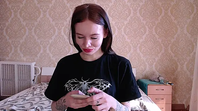 Kitkaat00 online show from 10.18.25