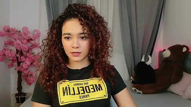 Snapshot of Taylor_Tina chatting on 10.13.25 Taylor Tina online show from 10.13.25