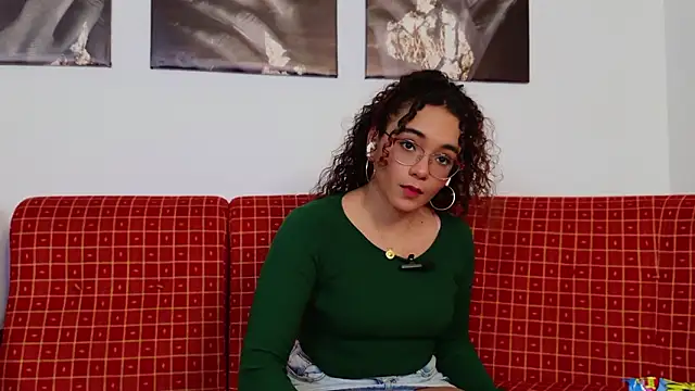 Snapshot of Taylor_Tina chatting on 02.01.26 Taylor Tina online show from 02.01.26