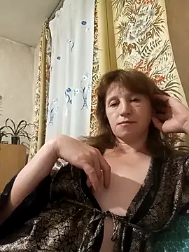 Snapshot of Flower2931 chatting on 10.22.25 Flower2931 online show from 10.22.25