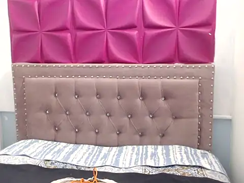 LyaCooper online show from 09.11.25