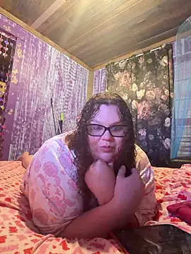 Snapshot of Fatpussybigass chatting on 05.26.26 Fatpussybigass online show from 05.26.26