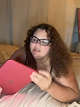 Snapshot of Fatpussybigass chatting on 07.14.26 Fatpussybigass online show from 07.14.26