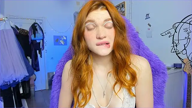 Snapshot of annkeenon chatting on 02.24.26 annkeenon online show from 02.24.26