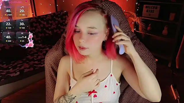 NaomiYoru online show from 03.06.26