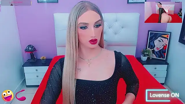 Snapshot of _canndy_ chatting on 11.12.25 canndy online show from 11.12.25