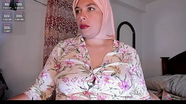 Snapshot of Noortaheri88 chatting on 11.25.25 Noortaheri88 online show from 11.25.25