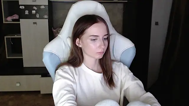 Cutti Crystal online show from 10.27.25