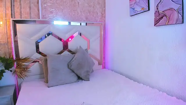 Venuss1  online show from 09.30.25