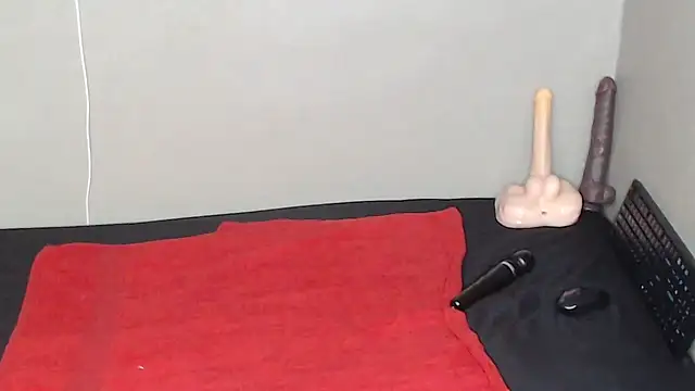 TrishahXo online show from 02.05.26