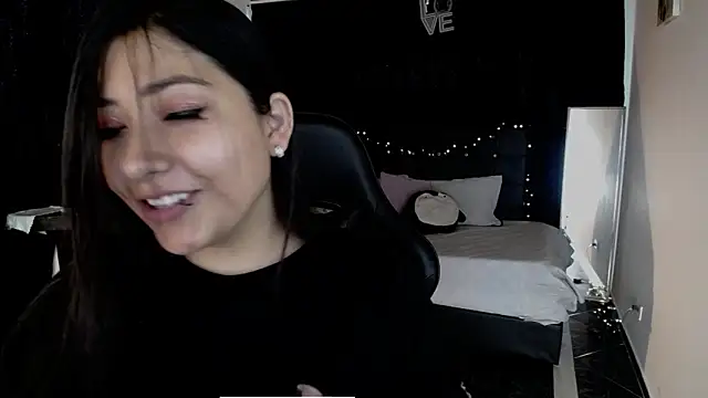 Snapshot of Mia_1120 chatting on 09.10.25 Mia 1120 online show from 09.10.25