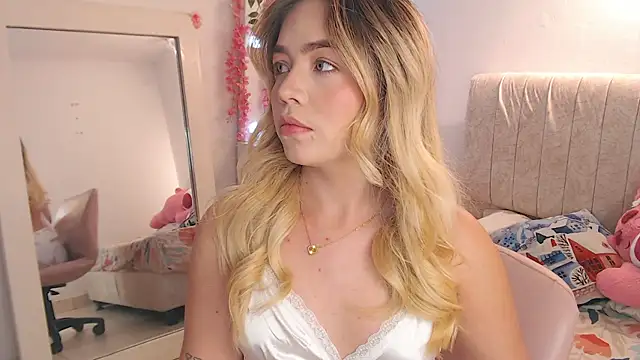 Snapshot of _Tiffany1 chatting on 04.13.26 Tiffany1 online show from 04.13.26