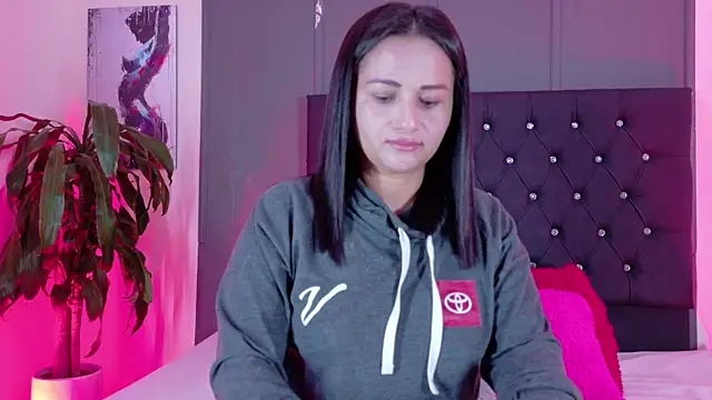 Zafiro  Brown online show from 09.29.25