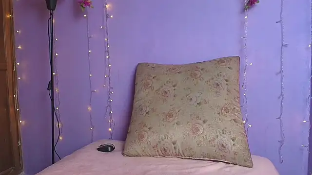 Dafne Mel online show from 10.23.25