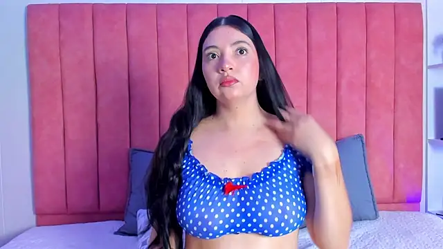 Snapshot of ashley_Olsen chatting on 10.12.25 ashley Olsen online show from 10.12.25