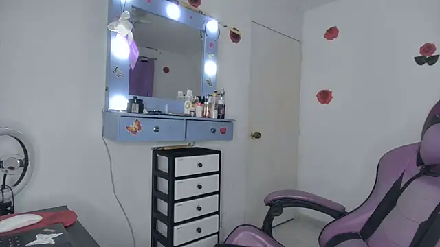 Snapshot of soffy_rosses chatting on 03.15.26 soffy rosses online show from 03.15.26