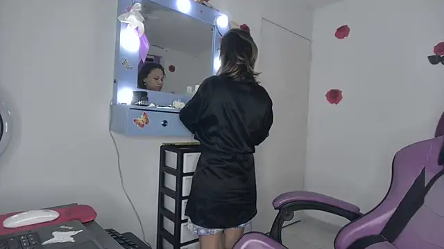 Snapshot of soffy_rosses chatting on 03.25.26 soffy rosses online show from 03.25.26