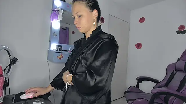 Snapshot of soffy_rosses chatting on 05.03.26 soffy rosses online show from 05.03.26