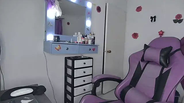 Snapshot of soffy_rosses chatting on 06.03.26 soffy rosses online show from 06.03.26