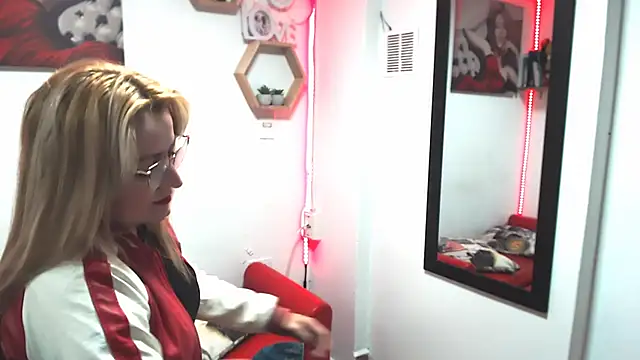 DIVAX MONSERRAT online show from 11.16.25