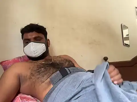 Snapshot of HandsomeMche chatting on 11.10.25 HandsomeMche online show from 11.10.25