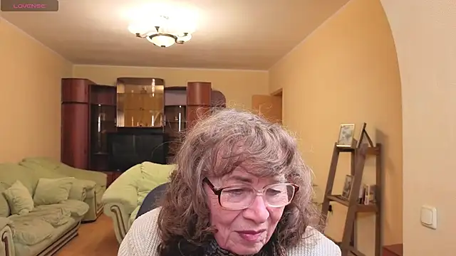 Betty Brick online show from 05.05.26