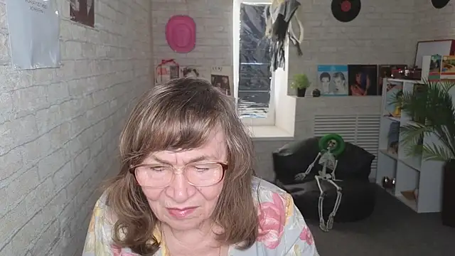 Betty Brick online show from 05.21.26