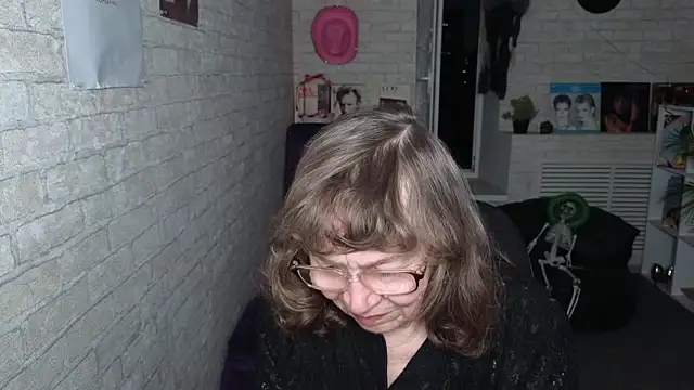 Betty Brick online show from 05.22.26