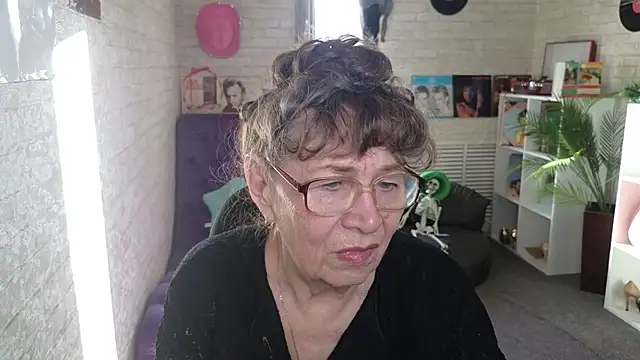 Betty Brick online show from 05.23.26