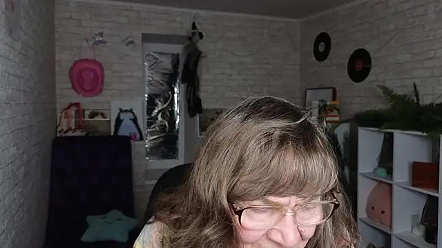 Betty Brick online show from 05.26.26