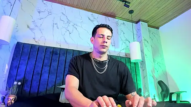 Snapshot of Dustin_Sonne chatting on 05.04.26 Dustin Sonne online show from 05.04.26