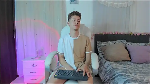 ThiagooJames online show from 12.16.25