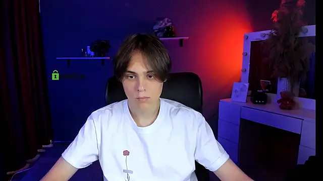 Snapshot of karl_mans chatting on 09.12.25 karl mans online show from 09.12.25