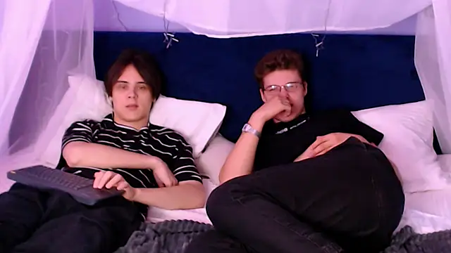 Snapshot of karl_mans chatting on 09.16.25 karl mans online show from 09.16.25