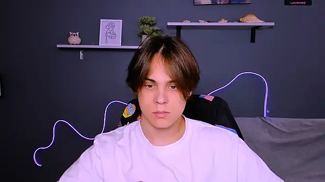 Snapshot of karl_mans chatting on 09.21.25 karl mans online show from 09.21.25