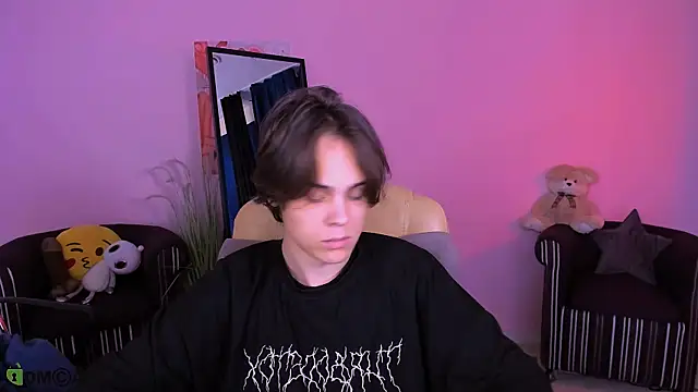 Snapshot of karl_mans chatting on 10.14.25 karl mans online show from 10.14.25