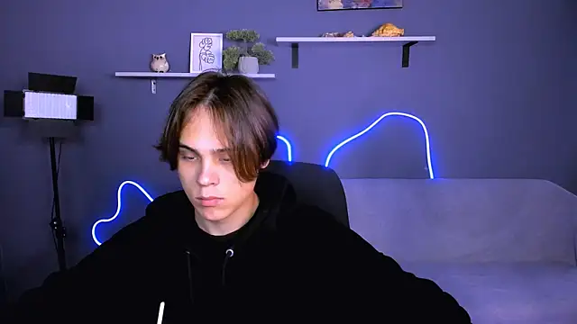 Snapshot of karl_mans chatting on 10.15.25 karl mans online show from 10.15.25